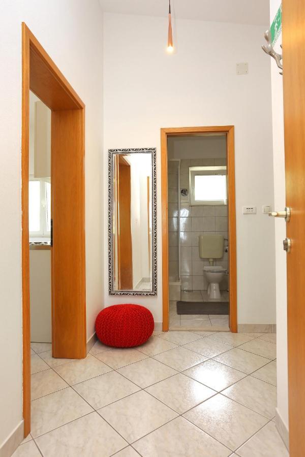 Apartments With A Parking Space Sumpetar, Omis - 11798 Jesenice  Εξωτερικό φωτογραφία
